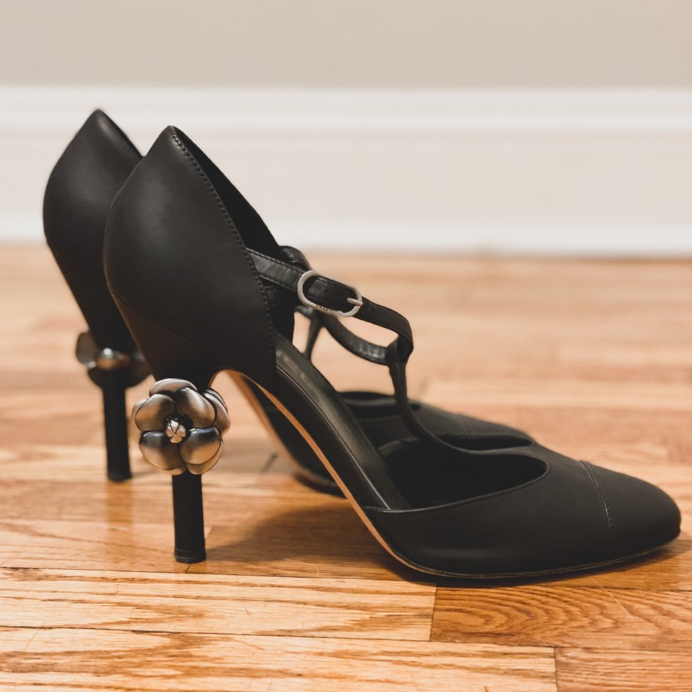 ✨SOLD✨ CHANEL T-Strap Pumps Metal Camellia